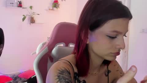 Snapshot of sophie_dolly_ chatting on December 23, 4:55 am sophie doll online show from December 23, 4:55 am