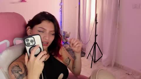 Snapshot of sophie_dolly_ chatting on January 21, 11:13 pm sophie doll online show from January 21, 11:13 pm