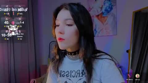 Snapshot of sophie_nomenal_ chatting on November 11, 9:26 pm sophie_nomenal_ online show from November 11, 9:26 pm