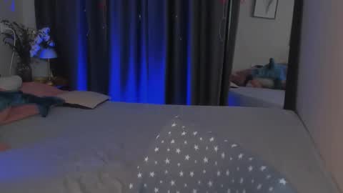 Snapshot of sophie_nomenal_ chatting on November 27, 2:08 pm sophie_nomenal_ online show from November 27, 2:08 pm