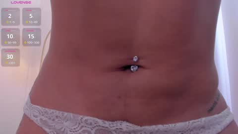 Snapshot of sophiebrownx_ chatting on December 7, 8:38 pm Sophie online show from December 7, 8:38 pm