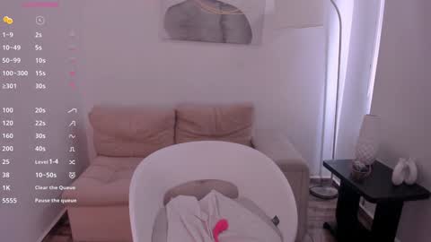 Snapshot of sophiebrownx_ chatting on January 29, 5:45 pm Sophie online show from January 29, 5:45 pm