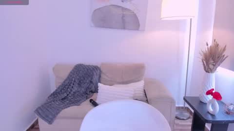 Snapshot of sophiebrownx_ chatting on October 8, 3:53 pm Sophie online show from October 8, 3:53 pm