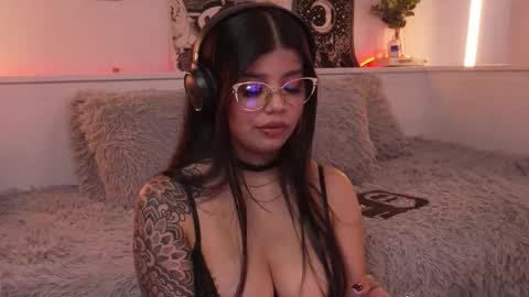 Sophiee  online show from November 26, 7:48 pm