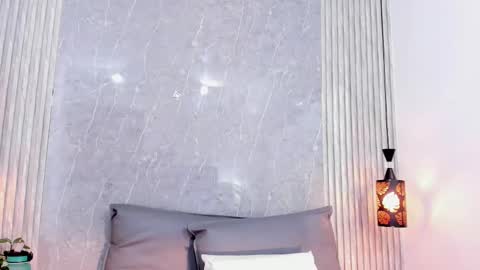         online show from March 6, 11:58 am