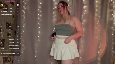 Snapshot of sophieee_lee chatting on November 29, 3:26 pm Sophie online show from November 29, 3:26 pm