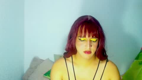 sophiehillsxo online show from January 15, 2:27 am