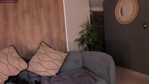 Sophie  Palmer online show from February 1, 1:09 pm