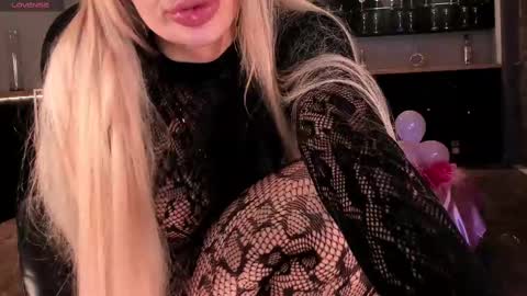 Sophie  Palmer online show from February 14, 5:03 pm