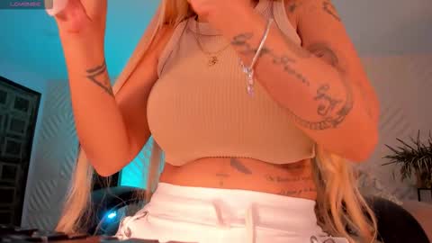 Sophie  Palmer online show from September 29, 11:04 am