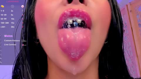 sophierooy online show from December 5, 5:06 pm