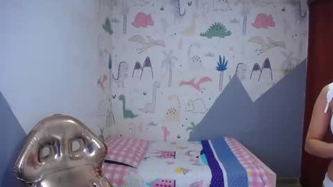 Snapshot of sophiia_a chatting on December 16, 1:16 pm Sophia online show from December 16, 1:16 pm