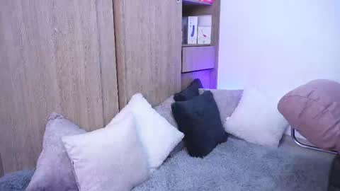 Snapshot of sophiiecums chatting on December 17, 11:55 pm Sophiie online show from December 17, 11:55 pm