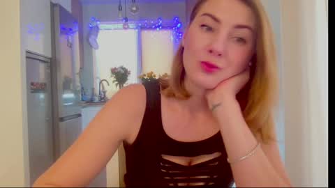 Snapshot of soulmategirl chatting on January 14, 10:27 am SoulMate online show from January 14, 10:27 am