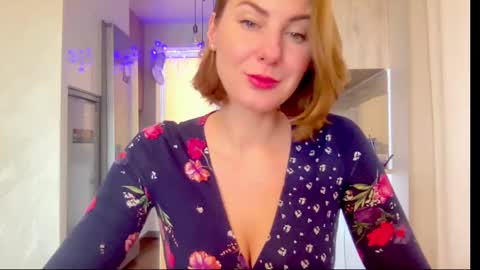 Snapshot of soulmategirl chatting on February 13, 11:50 am SoulMate online show from February 13, 11:50 am