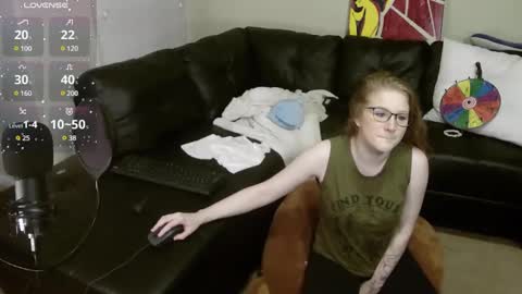 Snapshot of southerbunny chatting on February 11, 10:15 am Bunnydathug online show from February 11, 10:15 am