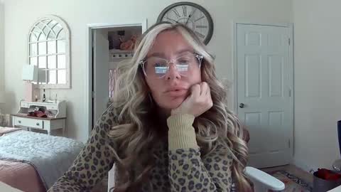 Snapshot of southernbarbii chatting on February 6, 8:45 pm Your Barbii online show from February 6, 8:45 pm