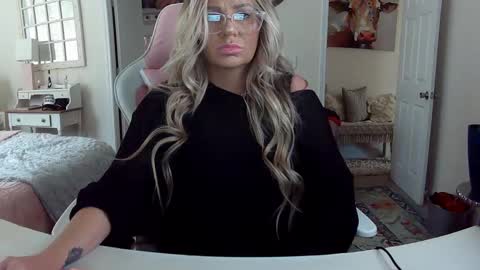 Snapshot of southernbarbii chatting on February 11, 2:57 pm Your Barbii online show from February 11, 2:57 pm