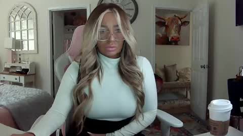 Snapshot of southernbarbii chatting on February 12, 2:32 pm Your Barbii online show from February 12, 2:32 pm