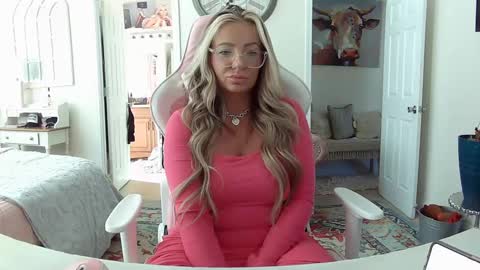 Snapshot of southernbarbii chatting on February 13, 5:44 pm Your Barbii online show from February 13, 5:44 pm