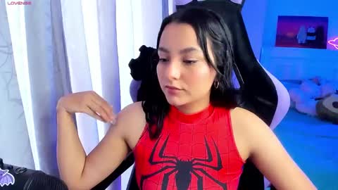 Lili online show from December 3, 9:01 pm