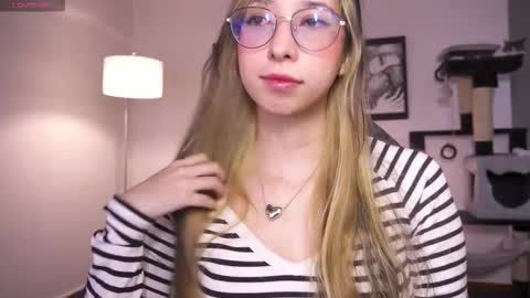 Snapshot of soy_iris chatting on November 15, 11:43 pm Irisita online show from November 15, 11:43 pm