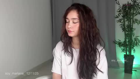 Snapshot of soy_mariana_ chatting on November 13, 2:21 am M A R I A N A online show from November 13, 2:21 am