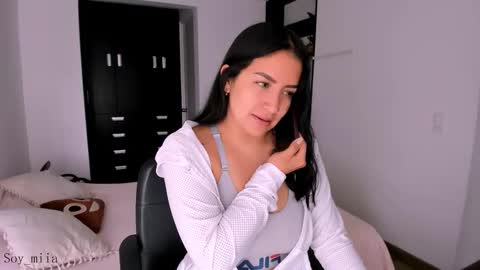 Snapshot of soy_miia chatting on March 10, 7:18 pm MIA online show from March 10, 7:18 pm