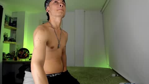 soytae online show from December 17, 11:49 pm