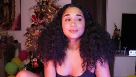 Snapshot of soytropicalfruit chatting on December 24, 3:38 am You want to talk to me more personal follow me in My Channel VIP 50 the discount online show from December 24, 3:38 am