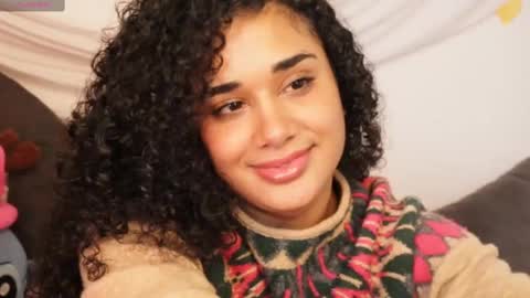 Snapshot of soytropicalfruit chatting on March 4, 9:32 pm You want to talk to me more personal follow me in My Channel VIP 50 the discount online show from March 4, 9:32 pm