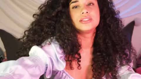 Snapshot of soytropicalfruit chatting on March 11, 6:00 am You want to talk to me more personal follow me in My Channel VIP 50 the discount online show from March 11, 6:00 am