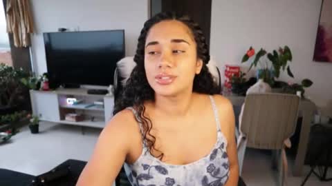 Snapshot of soytropicalfruit chatting on October 22, 10:09 pm You want to talk to me more personal follow me in My Channel VIP 50 the discount online show from October 22, 10:09 pm