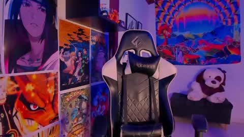 Val online show from December 12, 11:47 pm