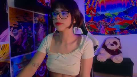 Val online show from February 3, 8:57 am