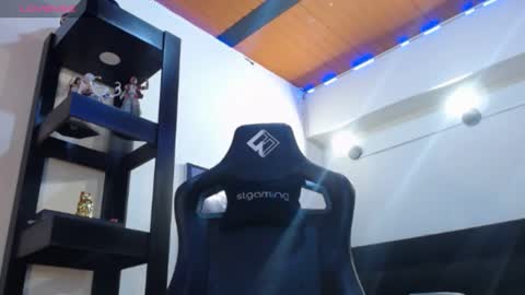     online show from December 12, 6:14 am