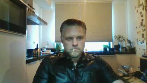 Snapshot of spectacularguy chatting on February 26, 11:20 am DutchDude online show from February 26, 11:20 am