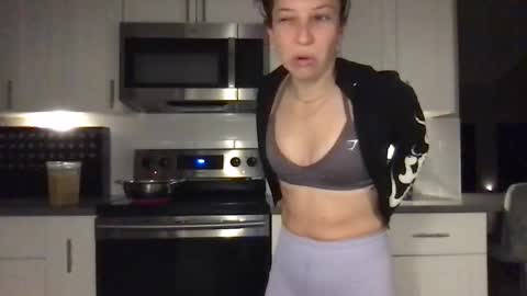 Alexi online show from November 12, 3:51 am