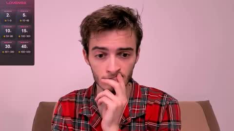 Snapshot of spider___man chatting on December 5, 5:31 pm Spidey online show from December 5, 5:31 pm