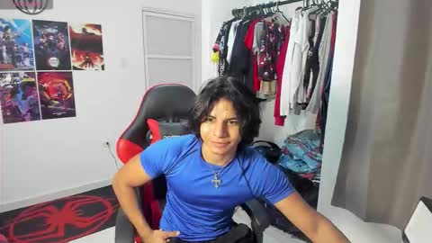 Snapshot of spideychill chatting on December 4, 9:07 am spideychill online show from December 4, 9:07 am