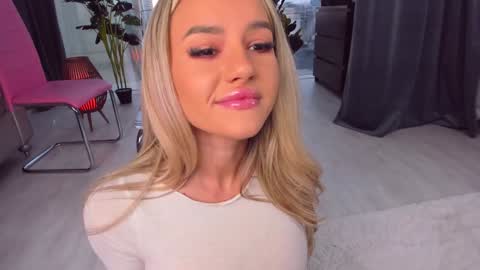 Anna online show from December 10, 10:17 am