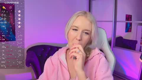 Snapshot of springajara chatting on September 19, 8:20 pm Vetta online show from September 19, 8:20 pm