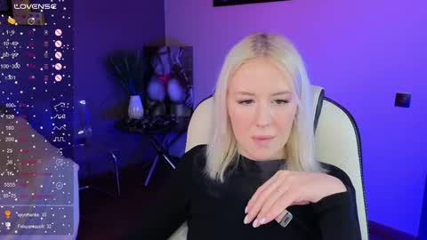 Snapshot of springajara chatting on October 11, 8:24 am Vetta online show from October 11, 8:24 am