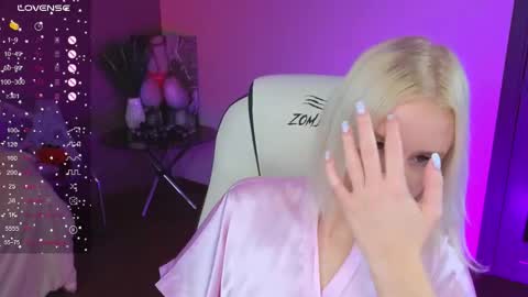 Snapshot of springajara chatting on November 16, 6:52 am Vetta online show from November 16, 6:52 am