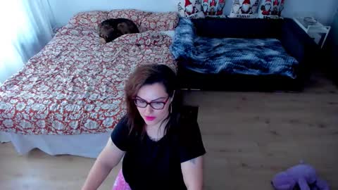 Kim online show from December 16, 9:25 am