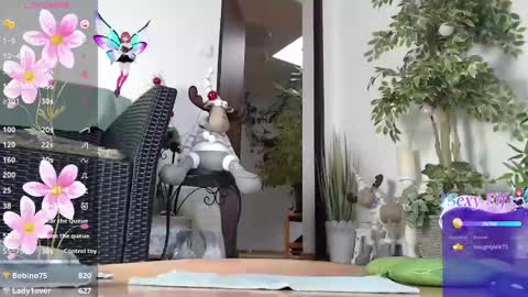 Monica online show from December 8, 11:24 am