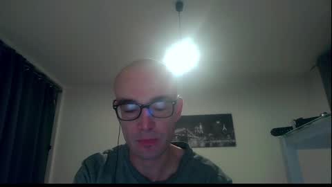 Snapshot of ssenzo chatting on December 9, 7:28 am ssenzo online show from December 9, 7:28 am