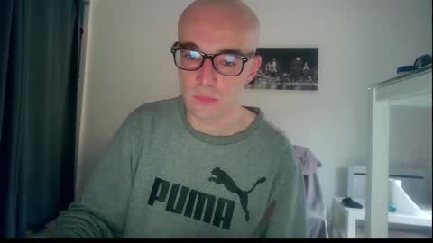 Snapshot of ssenzo chatting on December 16, 7:26 am ssenzo online show from December 16, 7:26 am