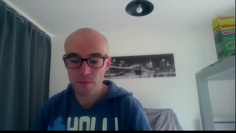 Snapshot of ssenzo chatting on February 11, 11:43 am ssenzo online show from February 11, 11:43 am