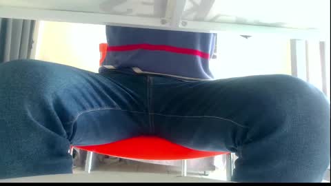 Snapshot of ssenzo chatting on February 26, 11:41 am ssenzo online show from February 26, 11:41 am